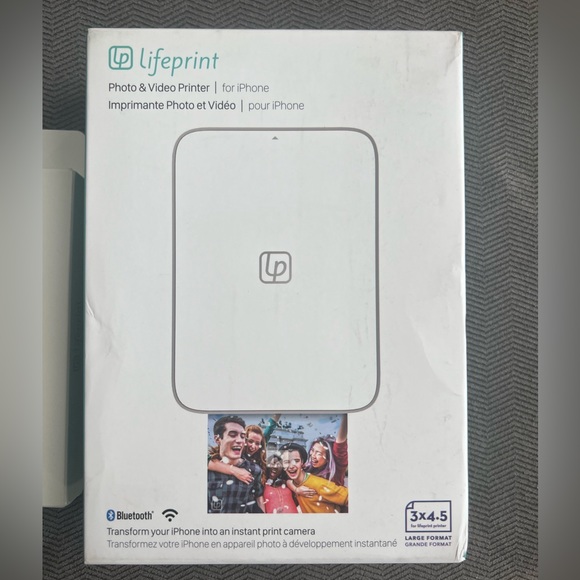 Brand New Lifeprint portable photo and video printer with pack of film - Picture 2 of 8